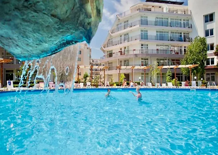 Charming 2-bed Flat With Pool View In Sunny Beach, Bulgaria *