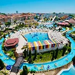 Charming 2-bed Flat With Pool View In Sunny Beach, Bulgaria Apartment