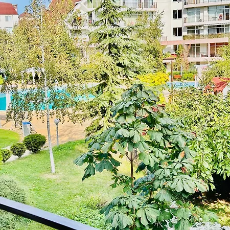 Apartman Charming 2-bed Flat With Pool View In Sunny Beach, Bulgaria *