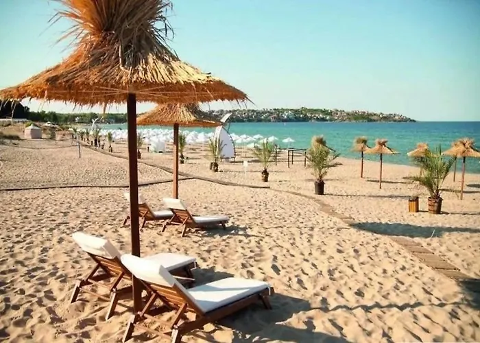 Charming 2-bed Flat With Pool View In Sunny Beach, Bulgaria Apartman Napospart