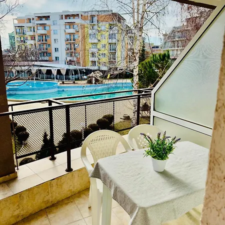 Appartement Charming 2-bed Flat With Pool View In Sunny Beach, Bulgaria *