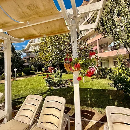 Charming 2-bed Flat With Pool View In Sunny Beach, Bulgaria Lejlighed *