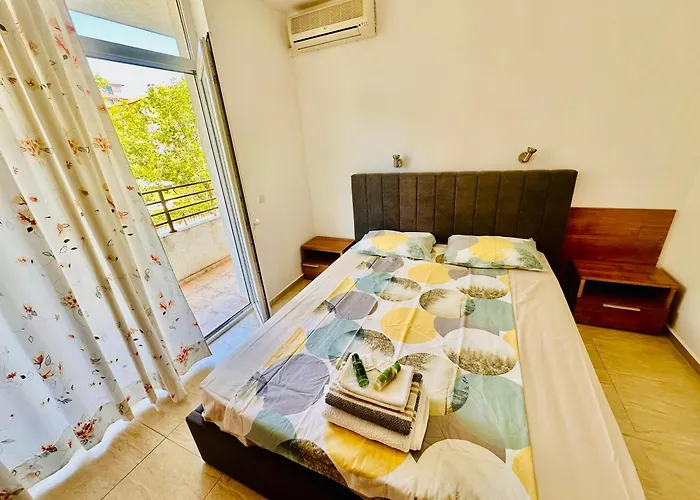 Apartment Charming 2-bed Flat With Pool View In Sunny Beach, Bulgaria *