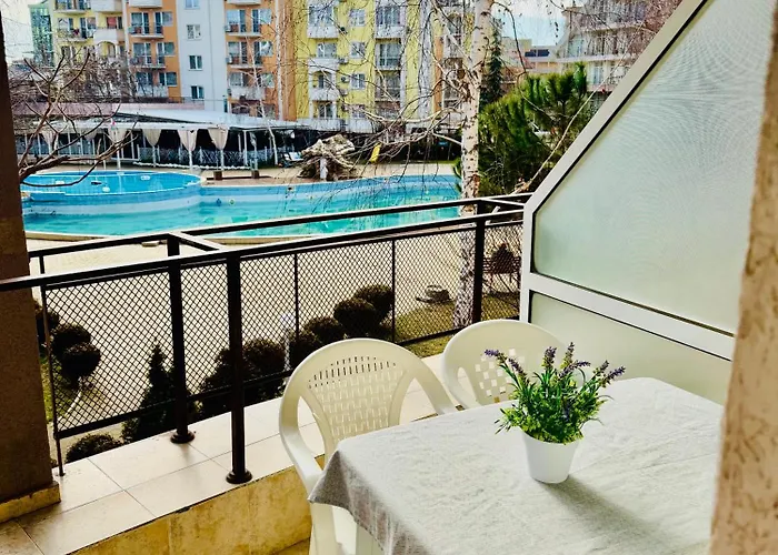 Апартамент Charming 2-bed Flat With Pool View In Sunny Beach, Bulgaria *