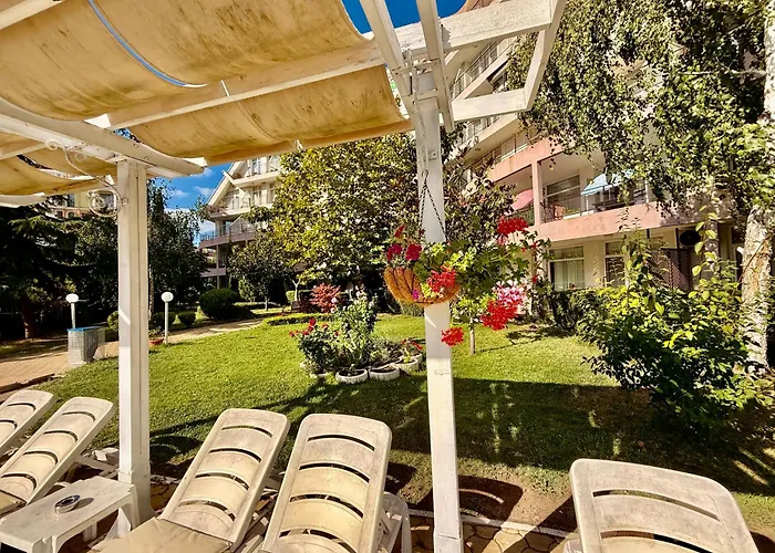 Charming 2-bed Flat With Pool View In Sunny Beach, Bulgaria Апартамент *